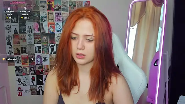 Snapshot of Anora_Miller chatting on December 15, 8:18 am Anora Miller online show from December 15, 8:18 am