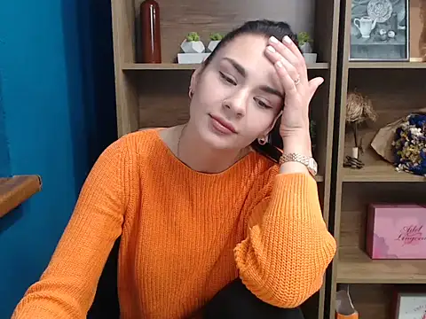 Snapshot of divina_kira chatting on November 14, 12:26 pm divina kira online show from November 14, 12:26 pm