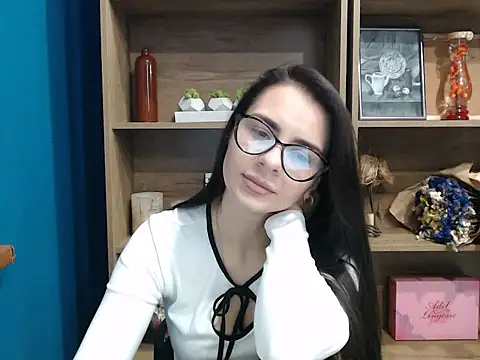 Snapshot of divina_kira chatting on November 17, 7:58 am divina kira online show from November 17, 7:58 am