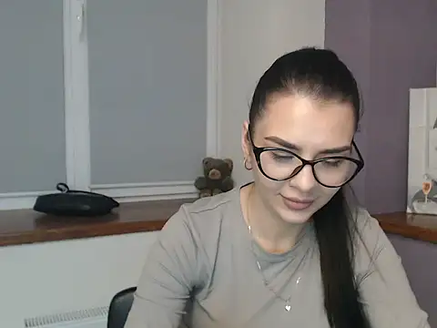 Snapshot of divina_kira chatting on November 26, 8:15 am divina kira online show from November 26, 8:15 am