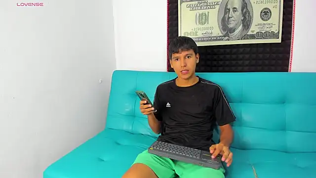 Carl-Milton online show from November 18, 6:29 am