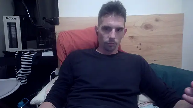 Snapshot of soijose69 chatting on December 16, 6:51 am soijose69 online show from December 16, 6:51 am