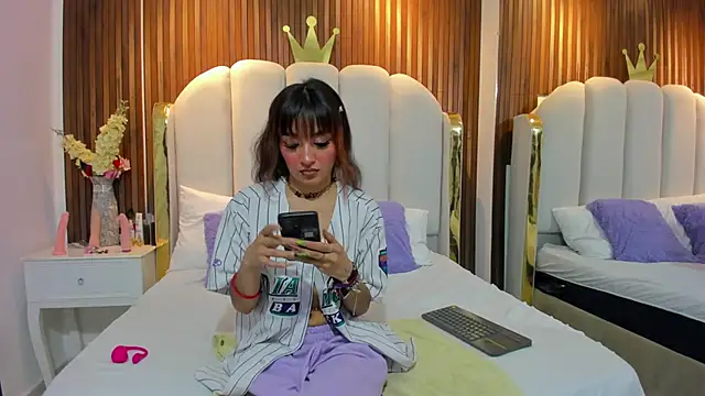 pixxxy skinny online show from November 17, 3:45 am