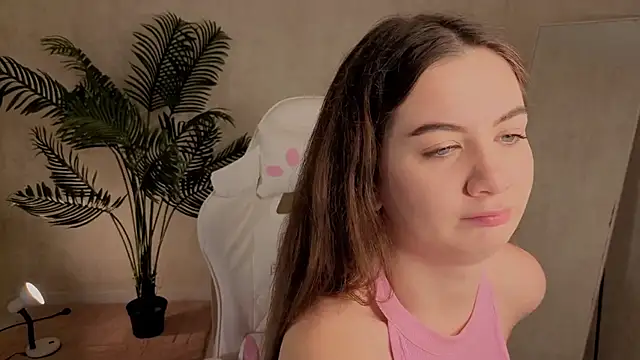 Lilia Crown online show from November 18, 5:06 pm