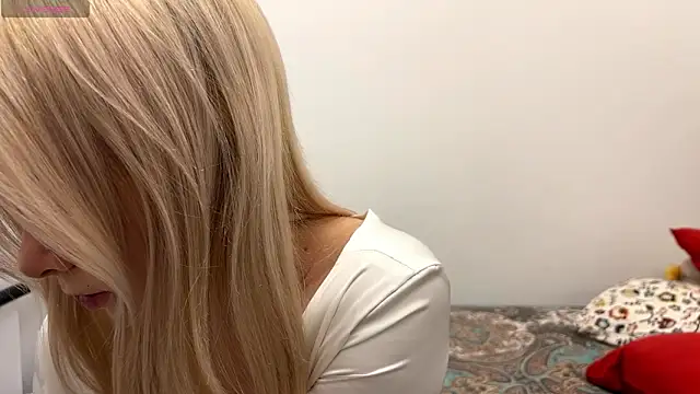 Snapshot of RekaNoWay chatting on November 15, 5:05 am RekaNoWay online show from November 15, 5:05 am