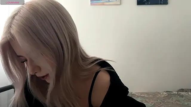 Snapshot of RekaNoWay chatting on November 19, 11:32 am RekaNoWay online show from November 19, 11:32 am