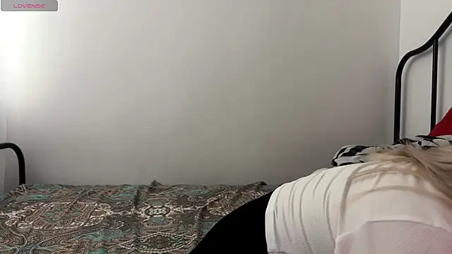 Snapshot of RekaNoWay chatting on November 27, 6:15 am RekaNoWay online show from November 27, 6:15 am