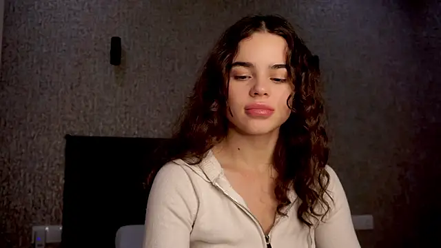 Snapshot of lindaTT chatting on November 17, 1:28 pm lindaTT online show from November 17, 1:28 pm