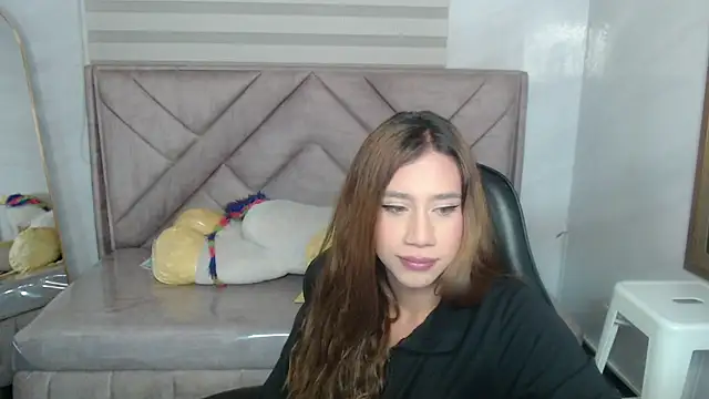 Snapshot of Evy_Luxx_v chatting on November 20, 4:12 am Evy Luxx v online show from November 20, 4:12 am