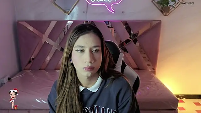 Snapshot of Evy_Luxx_v chatting on November 29, 3:53 am Evy Luxx v online show from November 29, 3:53 am