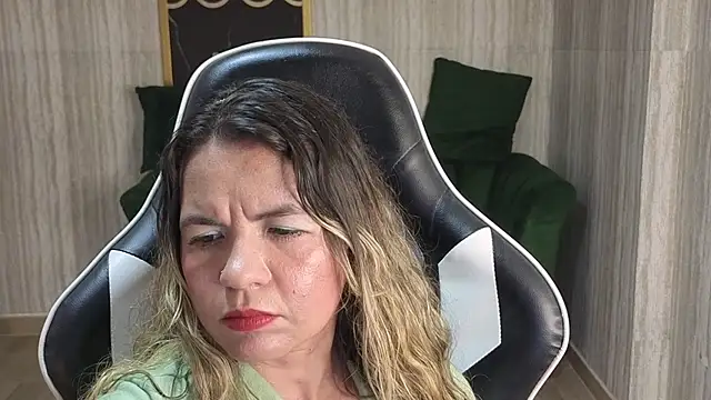 paula lorens t1  online show from November 24, 3:06 am