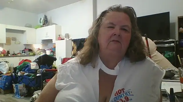 TiguhguhrsRose online show from November 25, 1:38 am