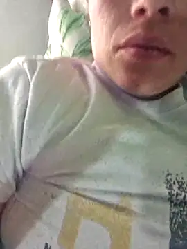 Snapshot of Rouse_hot_ chatting on December 4, 8:39 pm Rouse hot online show from December 4, 8:39 pm