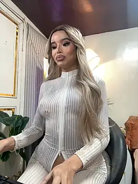 Snapshot of _SandraHornball_ chatting on November 30, 2:59 am SandraHornball online show from November 30, 2:59 am