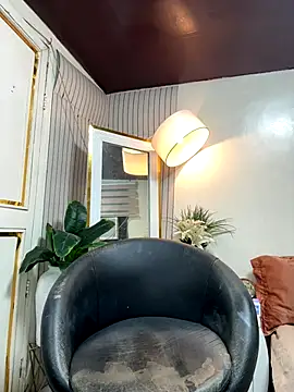 Snapshot of _SandraHornball_ chatting on December 16, 9:47 am SandraHornball online show from December 16, 9:47 am