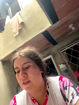 Snapshot of Scarlett_Noire_outdoors chatting on November 21, 3:54 pm Scarlett Noire outdoors online show from November 21, 3:54 pm