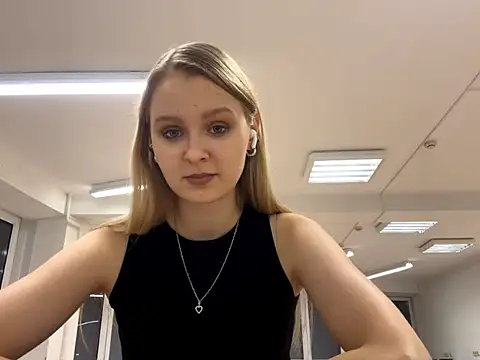 PaulitaSolow online show from November 17, 5:41 pm