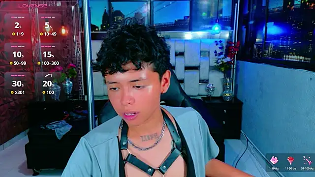 lunabustygirl online show from November 23, 12:32 am