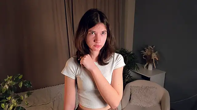 Snapshot of MarilynMun chatting on November 25, 2:22 am MarilynMun online show from November 25, 2:22 am