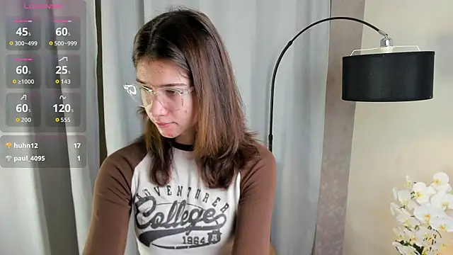 Snapshot of MarilynMun chatting on December 18, 2:06 am MarilynMun online show from December 18, 2:06 am