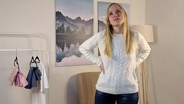 ToshiaPotvin online show from November 15, 8:33 am