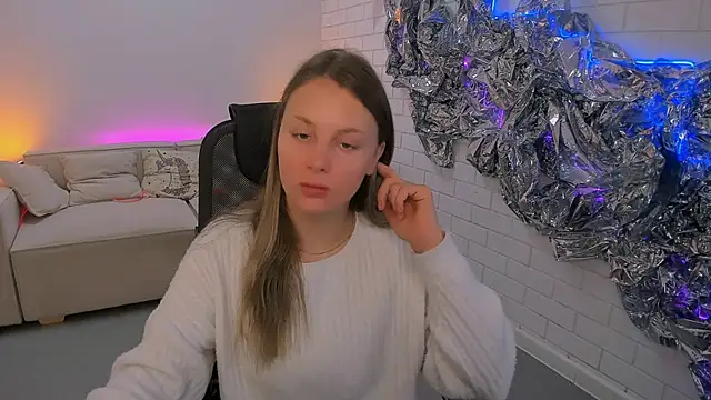 SandraLindsey online show from November 26, 6:25 am