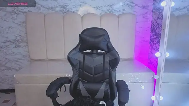 Snapshot of Maleja_v_ chatting on November 20, 1:22 pm Maleja v online show from November 20, 1:22 pm