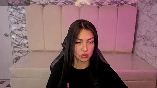 Snapshot of Maleja_v_ chatting on December 3, 1:42 pm Maleja v online show from December 3, 1:42 pm