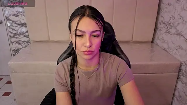 Snapshot of Maleja_v_ chatting on December 5, 1:09 pm Maleja v online show from December 5, 1:09 pm