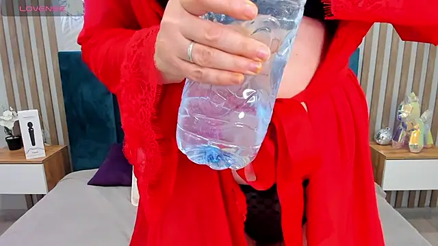 Valerie King online show from November 16, 1:55 am