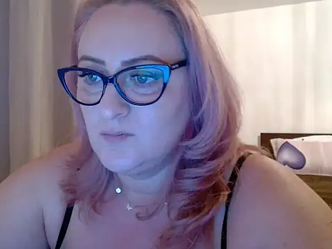 Snapshot of sweetmayaxx chatting on November 16, 6:57 pm sweetmayaxx online show from November 16, 6:57 pm