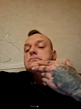 PiotrStasiorowski40 online show from November 15, 9:32 pm