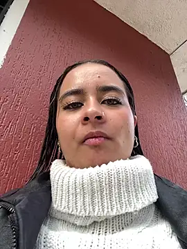 HANNAHBAKER00 online show from November 26, 9:05 pm