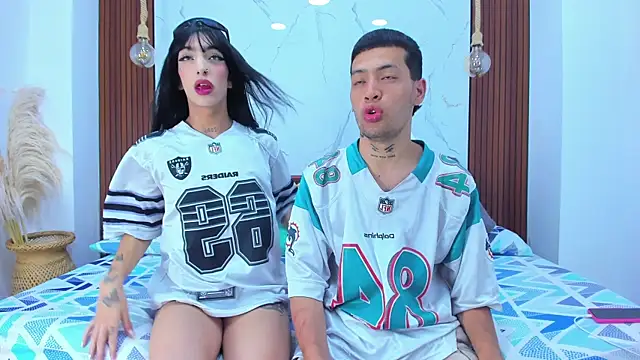 Snapshot of Loversinfire2 chatting on November 18, 8:57 pm Loversinfire2 online show from November 18, 8:57 pm