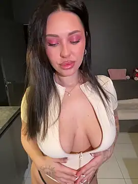 Lolla dolly online show from November 28, 9:28 pm