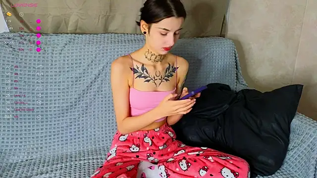 Donna Hicks online show from November 24, 2:39 pm