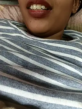 Snapshot of Hena_06 chatting on December 20, 9:05 am Hena 06 online show from December 20, 9:05 am