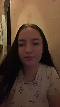 Snapshot of DianasLovex chatting on December 3, 9:24 pm DianasLovex online show from December 3, 9:24 pm