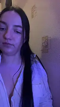 Snapshot of DianasLovex chatting on December 5, 6:59 pm DianasLovex online show from December 5, 6:59 pm