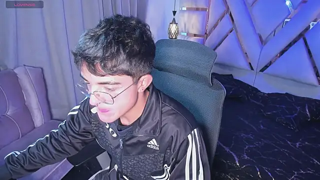 sayronvg online show from November 21, 11:42 am