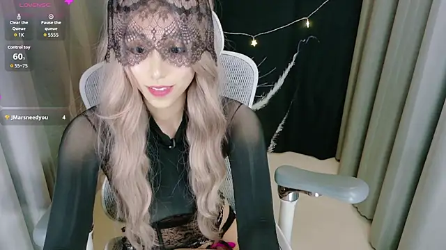 Lulu QAQ online show from November 20, 4:07 pm