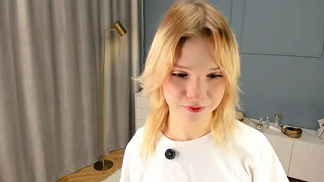 PhillisEsplin online show from November 21, 7:12 pm