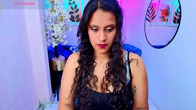 Lili rousx online show from November 27, 3:30 am