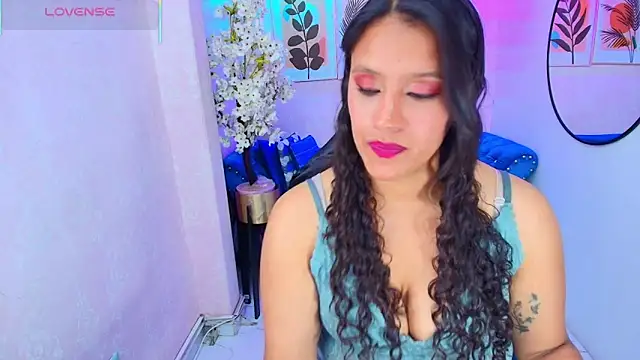 Lili rousx online show from November 28, 3:20 am