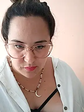 iviiiiiiiiiii online show from November 29, 7:06 pm