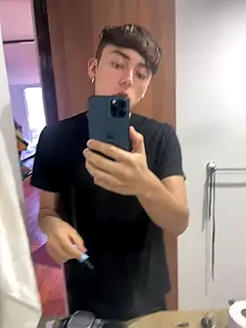 Boyfriend-Hot online show from November 17, 10:26 pm