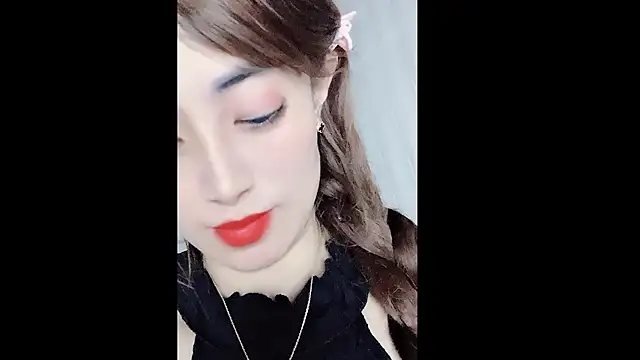 MiAnna-Lovee online show from December 14, 7:03 am