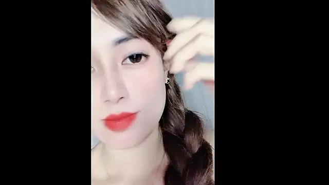 MiAnna-Lovee online show from December 15, 4:17 am