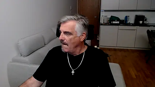 Snapshot of Buidapest chatting on November 21, 12:21 am Buidapest online show from November 21, 12:21 am