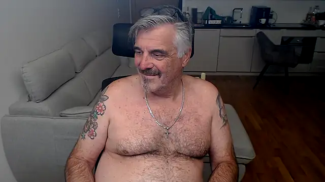 Snapshot of Buidapest chatting on November 25, 12:54 am Buidapest online show from November 25, 12:54 am